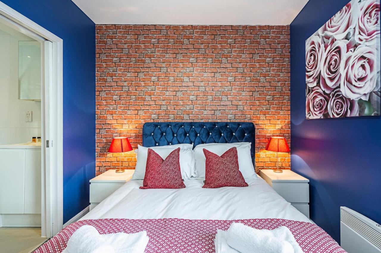 Cozy And Charming Flat: Minutes From Everything! Londen Buitenkant foto